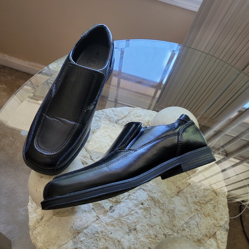 Wonder Nation Black Loafers
